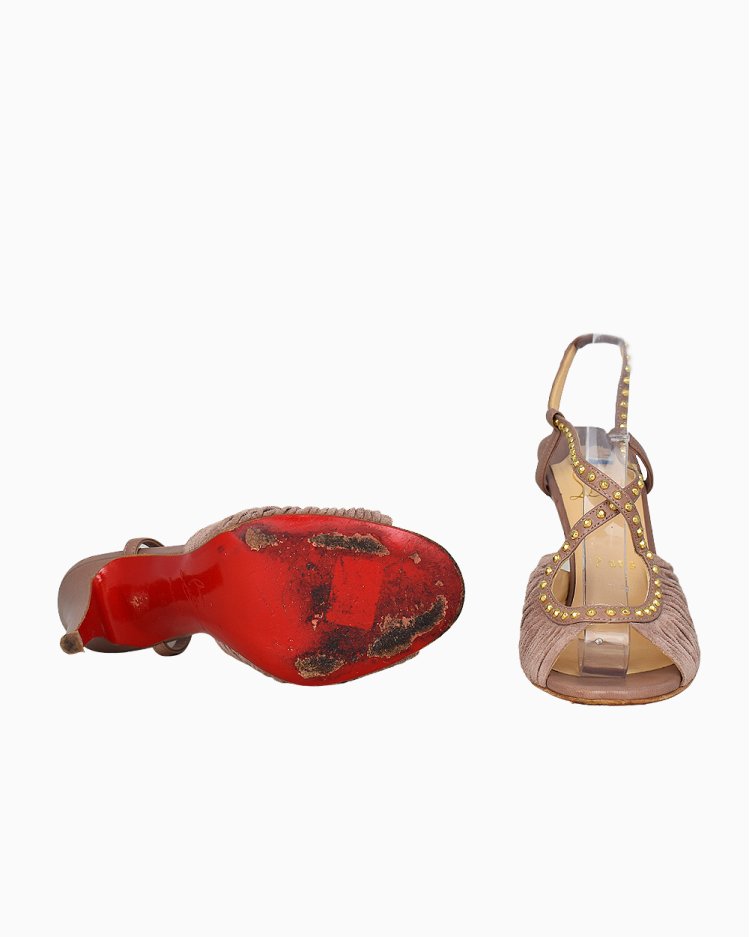 Sandália Louboutin Original Tachas Nude feminino